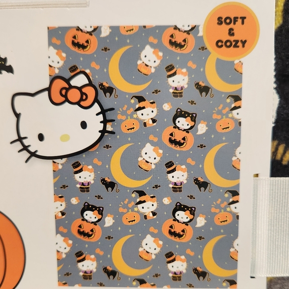 Hello Kitty Halloween Nogginz Pillow & Blanket Set - Picture 5 of 9
